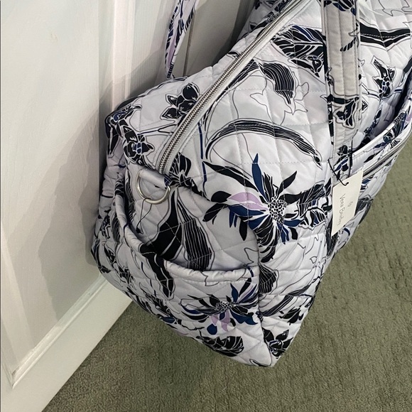 Vera Bradley Medium Travel Duffel “Twilight Garden”Blue & Purple - Picture 9 of 11
